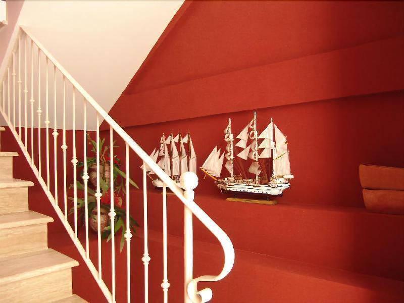 Palazzo Reginella Aparthotel Bovalino Marina Bagian luar foto