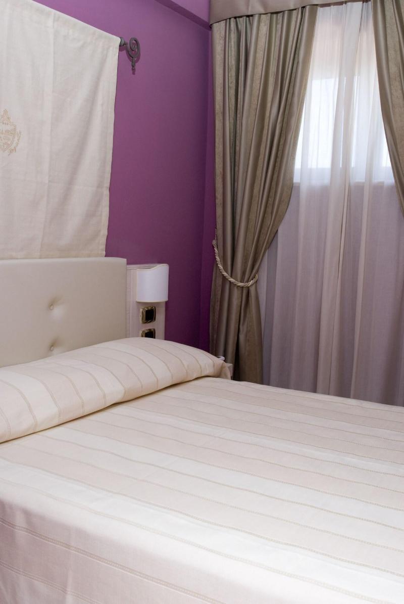 Palazzo Reginella Aparthotel Bovalino Marina Bagian luar foto