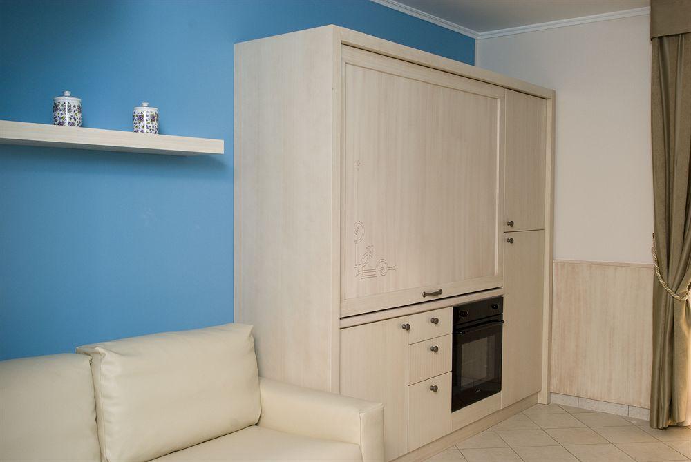 Palazzo Reginella Aparthotel Bovalino Marina Bagian luar foto