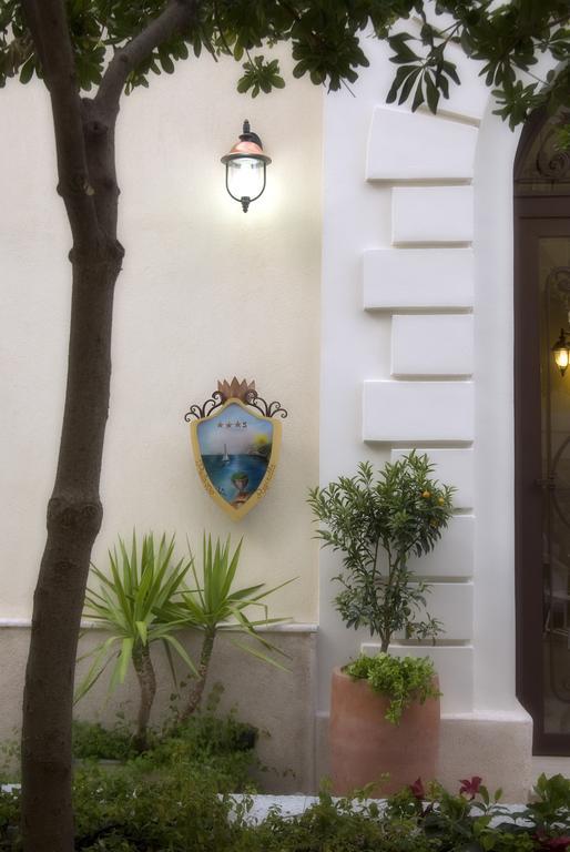 Palazzo Reginella Aparthotel Bovalino Marina Bagian luar foto