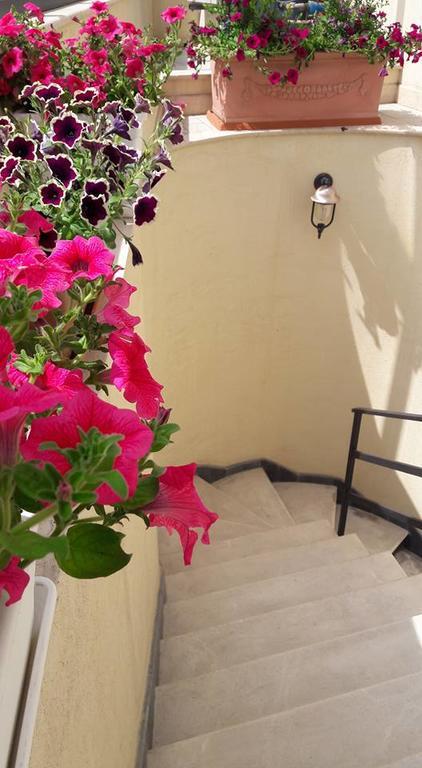Palazzo Reginella Aparthotel Bovalino Marina Bagian luar foto