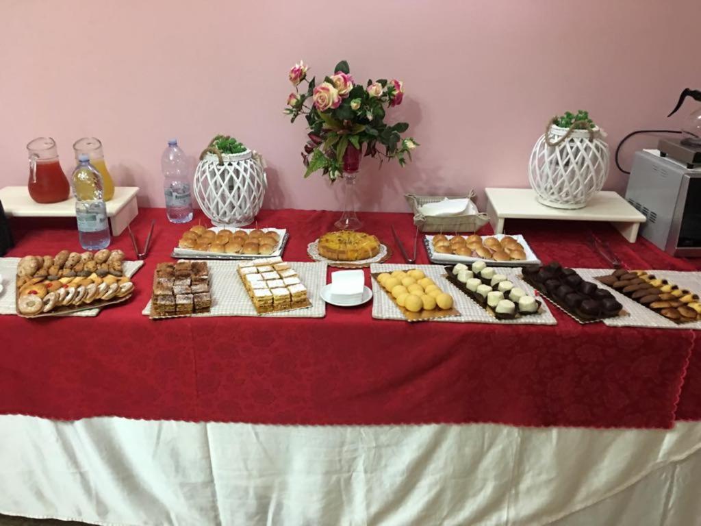 Palazzo Reginella Aparthotel Bovalino Marina Bagian luar foto